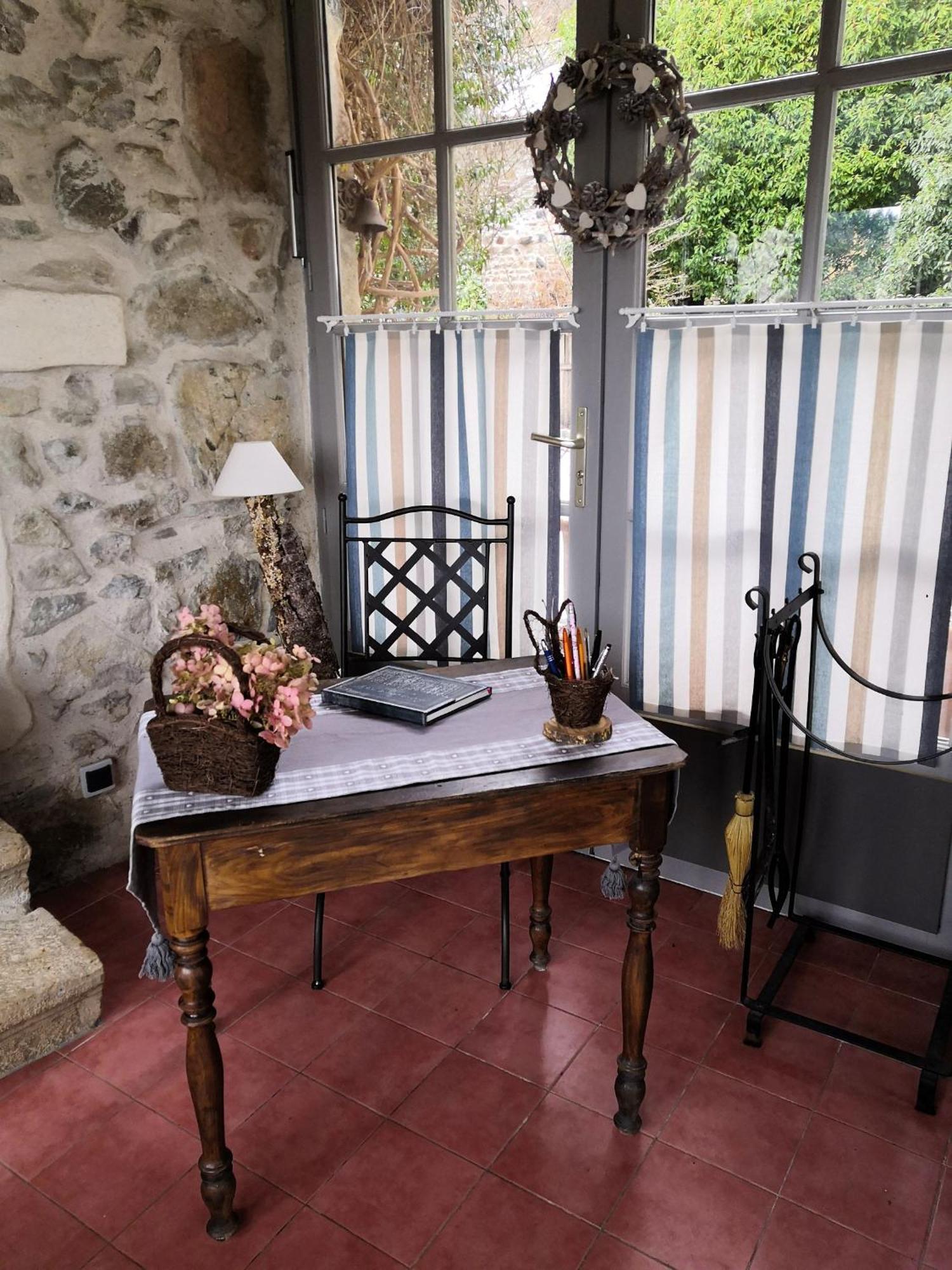 Gite du Hameau D'Amignié Vernay Esterno foto
