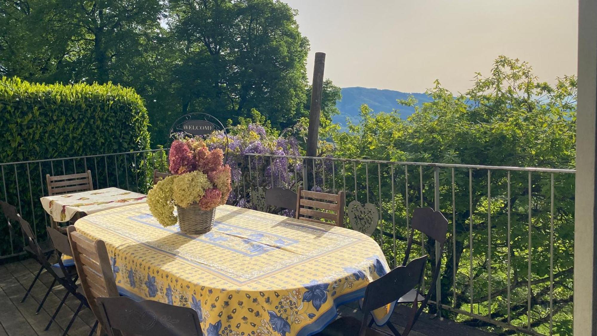 Gite du Hameau D'Amignié Vernay Esterno foto